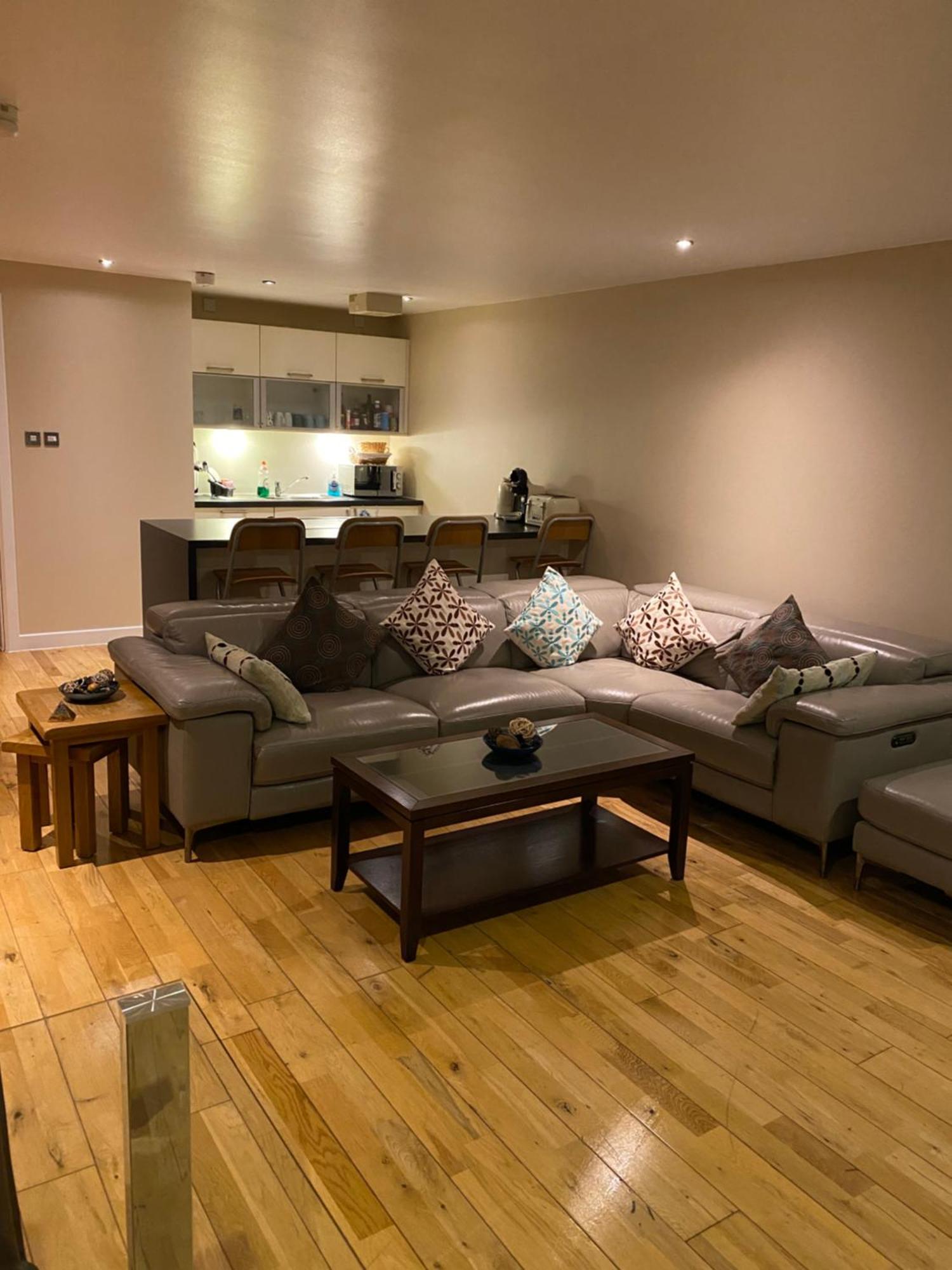 City Centre 2 Bedroom Apartment, Secure Parking. Glasgow Zewnętrze zdjęcie